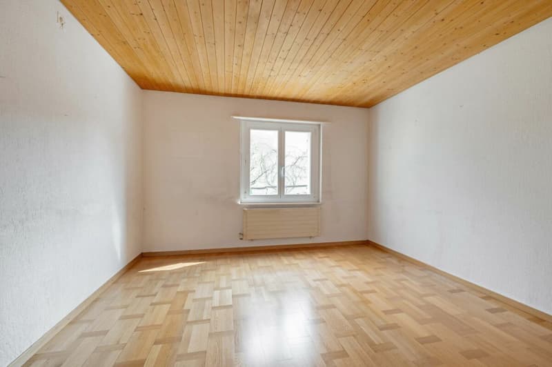 Maison unifamiliale dépendante de 5.0 pièces avec enveloppe de bâtiment rénovée et installation photovoltaïque (7)