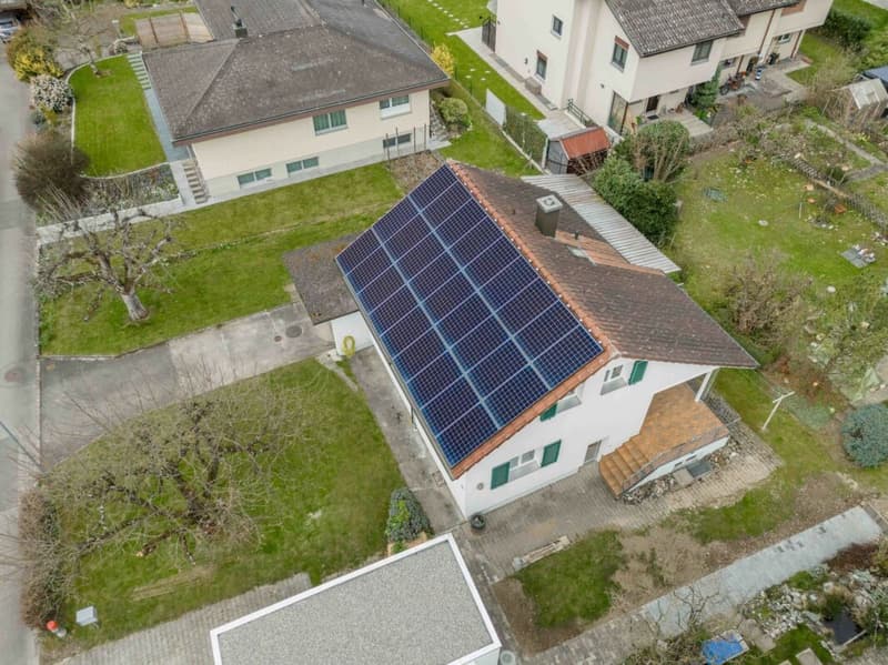 Maison unifamiliale dépendante de 5.0 pièces avec enveloppe de bâtiment rénovée et installation photovoltaïque (3)