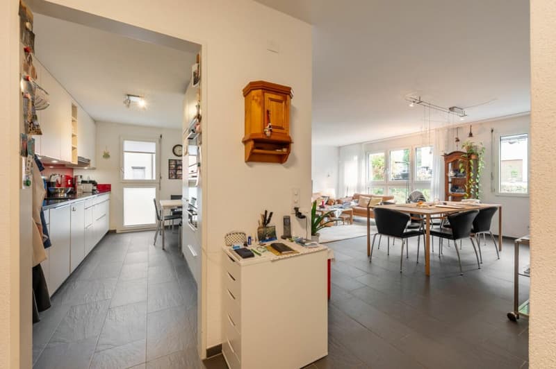 Nähe Stadtzentrum - grosszügige familienfreundliche 4.5-Zimmer-Maisonette-Wohnung (2)