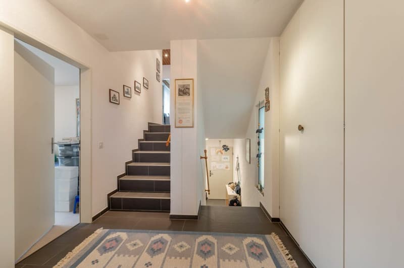Nähe Stadtzentrum - grosszügige familienfreundliche 4.5-Zimmer-Maisonette-Wohnung (6)