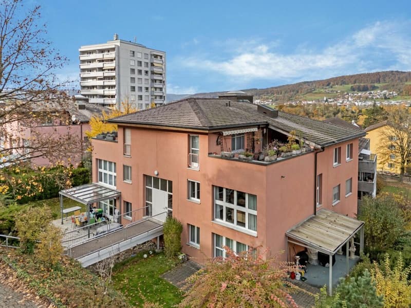Nähe Stadtzentrum - grosszügige familienfreundliche 4.5-Zimmer-Maisonette-Wohnung (1)