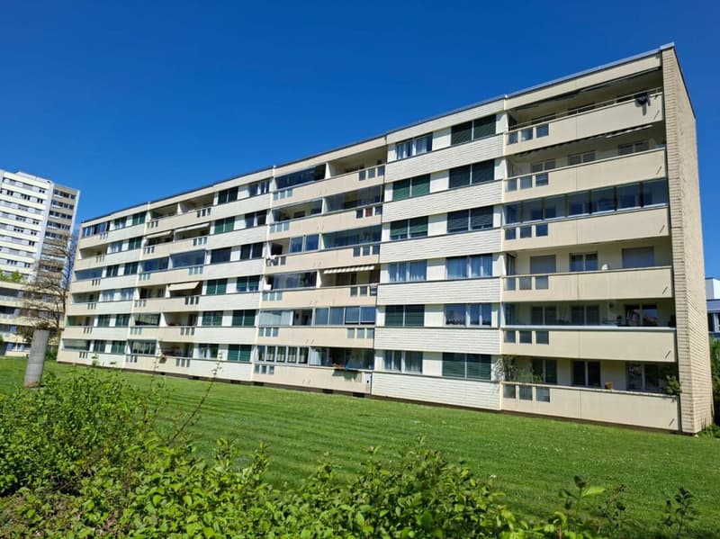 Rented centrally located 4.5-room apartment in building rights (2)