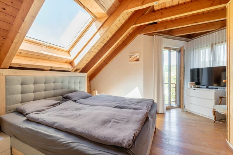 Spacious detached 6.5-room single-family house with plenty of space, peace, and privacy - panoramic view of the Mettau valley! (11)