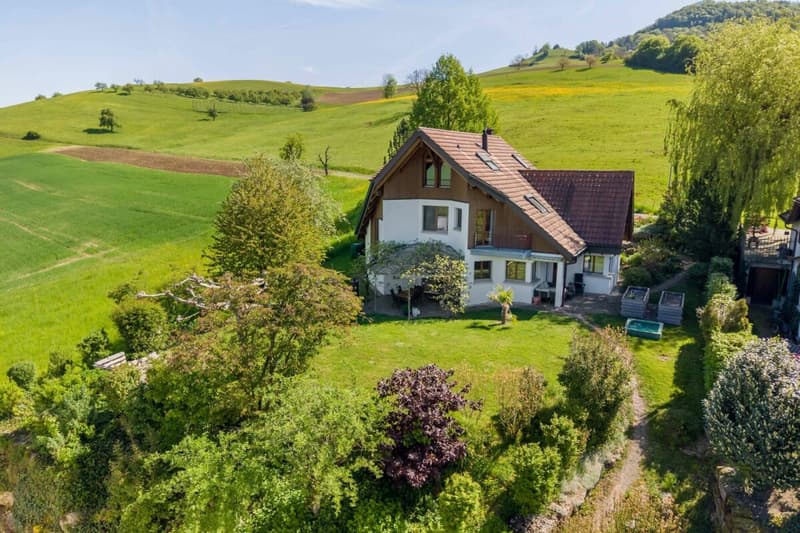 Spacious detached 6.5-room single-family house with plenty of space, peace, and privacy - panoramic view of the Mettau valley! (1)