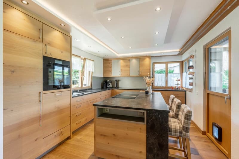 Spacious detached 6.5-room single-family house with plenty of space, peace, and privacy - panoramic view of the Mettau valley! (5)