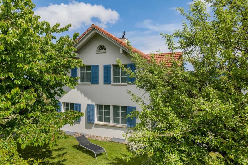 High-quality 6.5-room single-family house in a elevated quiet residential area! (2)