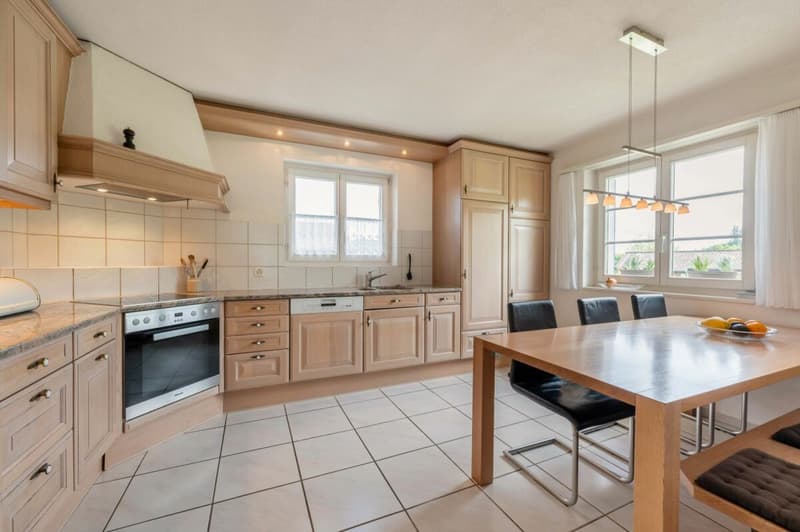 High-quality 6.5-room single-family house in a elevated quiet residential area! (5)