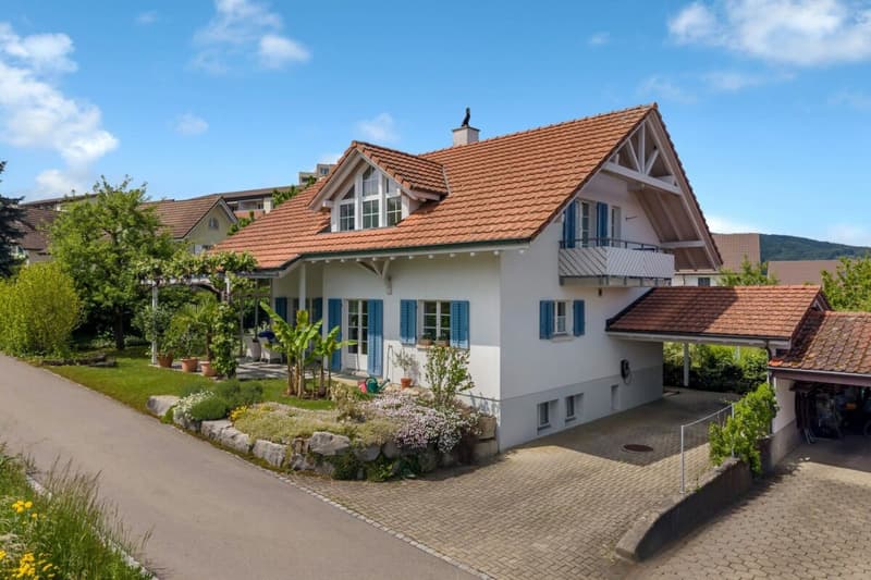 High-quality 6.5-room single-family house in a elevated quiet residential area! (1)
