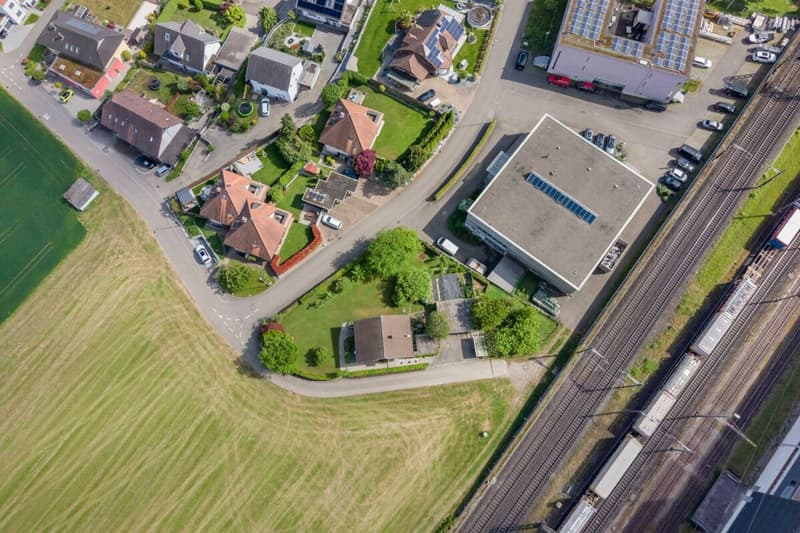 Beautifully located, 1'208 m2 large and fully developed building land with old property (7)