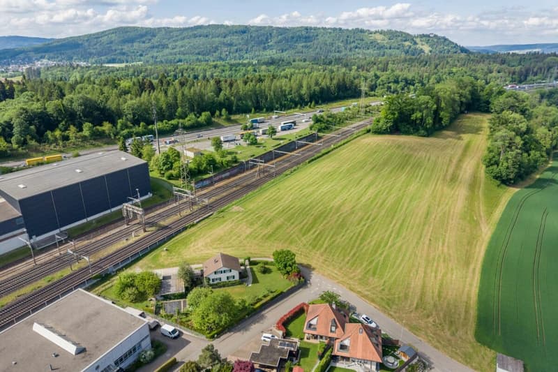 Beautifully located, 1'208 m2 large and fully developed building land with old property (6)