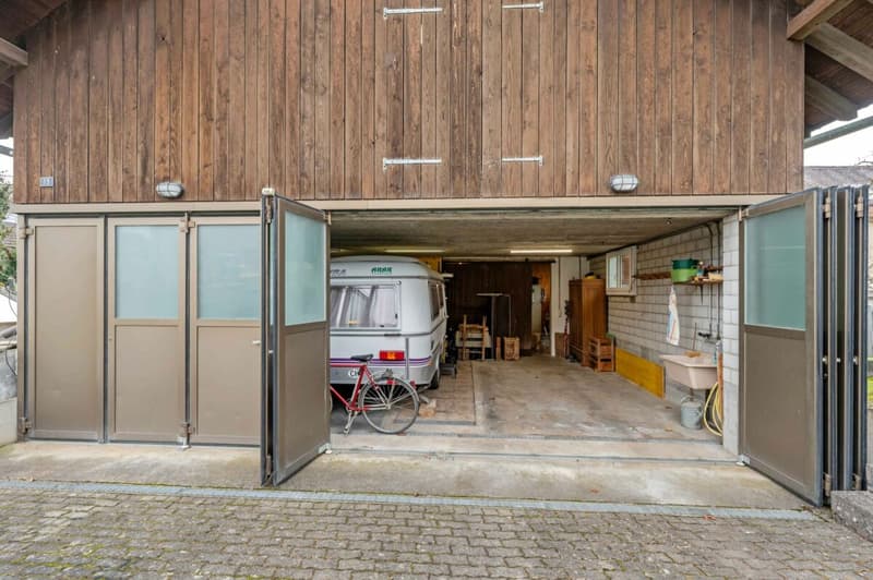 Casa con due appartamenti di 2,5 locali e potenziale di sviluppo nel centro del villaggio tranquillo di Remigen (23)