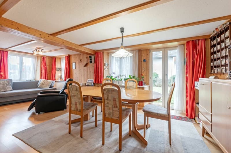 Casa con due appartamenti di 2,5 locali e potenziale di sviluppo nel centro del villaggio tranquillo di Remigen (7)