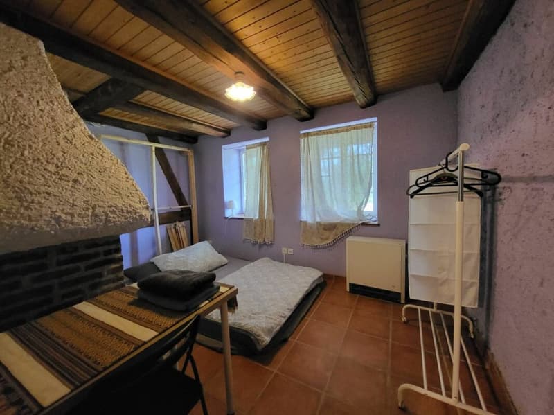 Unique farmhouse with plenty of surrounding space (7)
