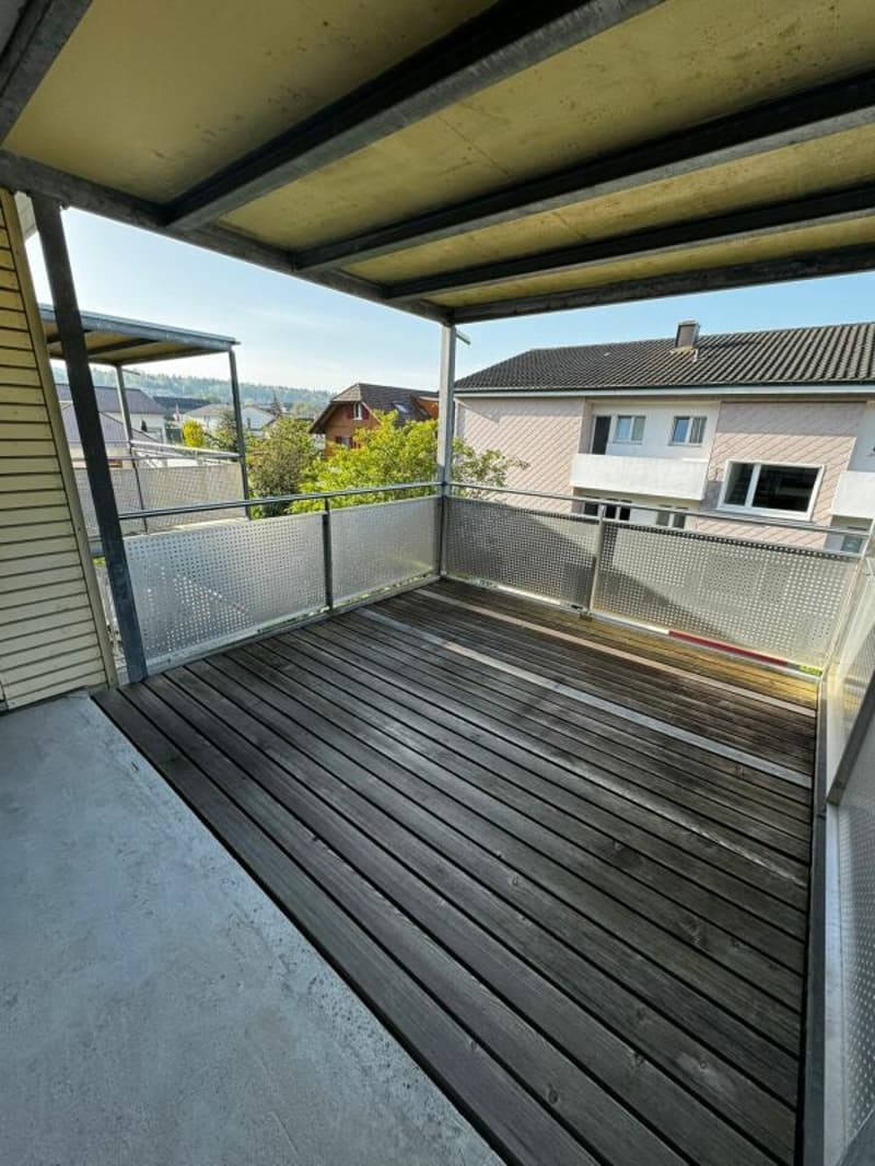 Bright 2.5-room apartment in a quiet residential area with a lovely balcony (6)