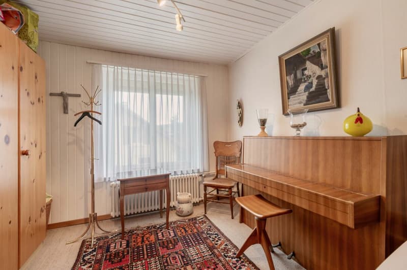 Very beautiful, central two-family house in a quiet, preferred residential area with separate garage plot (19)