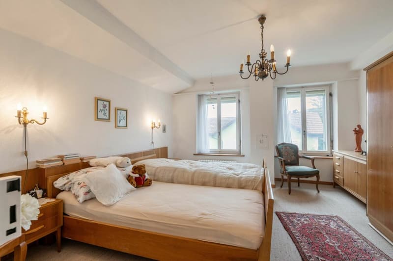 Very beautiful, central two-family house in a quiet, preferred residential area with separate garage plot (18)