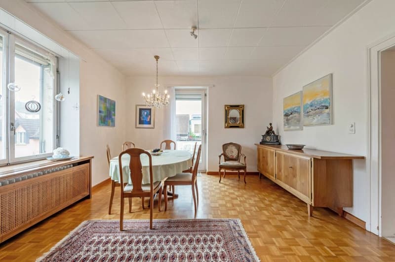 Very beautiful, central two-family house in a quiet, preferred residential area with separate garage plot (14)