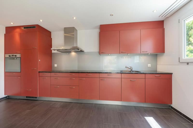 Spacious ground-floor apartment with large garden in the quiet and popular residential area "Scheibenschachen" directly on the Aare (4)