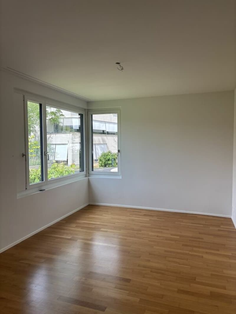 Moderne, lichtdurchflutete 4.5-Zimmer-Garten-Wohnung im beliebten Wohnquartier (2)