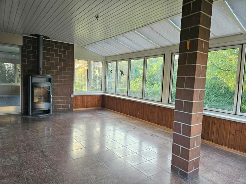 Detached 5.5-room single-family house with ancillary rooms à 35 m2 and double garage. (8)