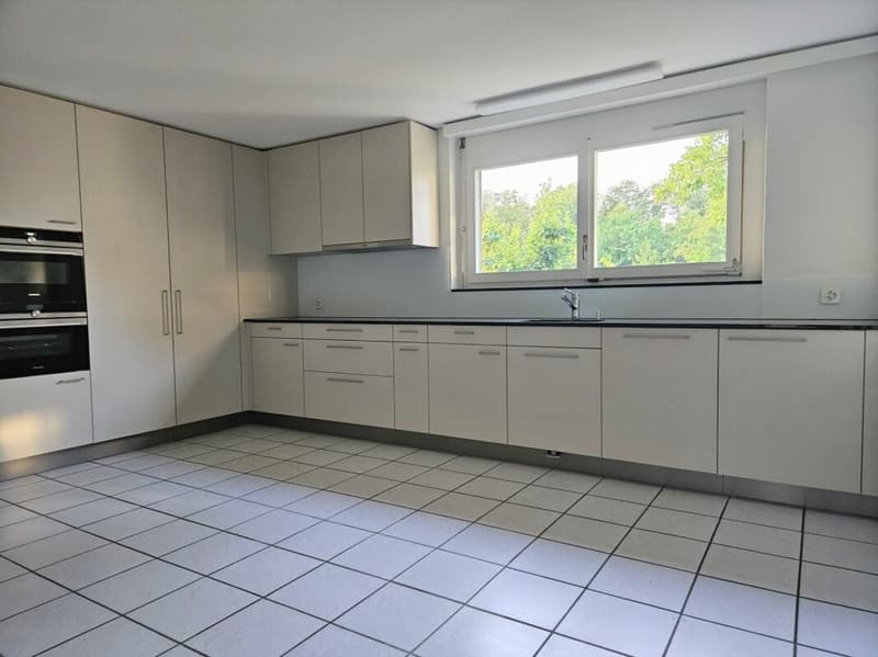 Detached 5.5-room single-family house with ancillary rooms à 35 m2 and double garage. (2)