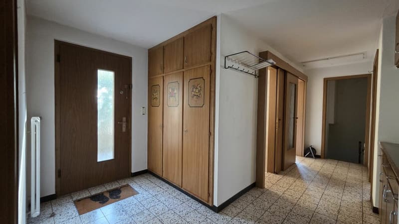 Casa unifamiliare di 3,5 locali a sé stante, in posizione centrale, in una posizione soleggiata con vista panoramica (5)