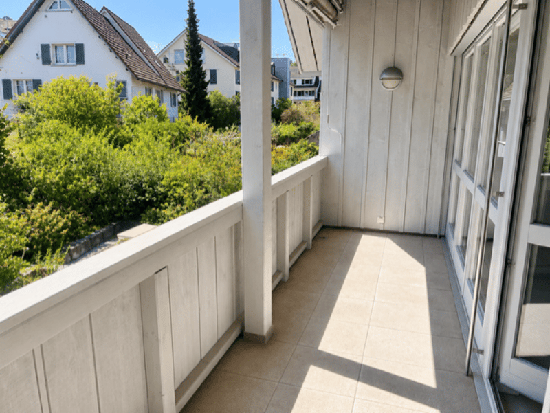 Unique, very well-maintained 3.5-room apartment with sunny balcony (10)
