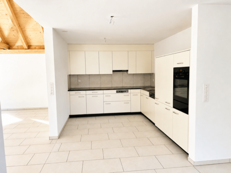 Unique, very well-maintained 3.5-room apartment with sunny balcony (3)