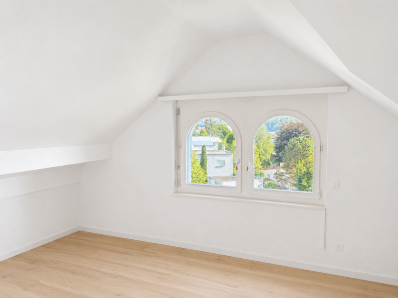 Idyllically located 6.5-room single-family house with a wonderful view of the greenery and good transport links (9)