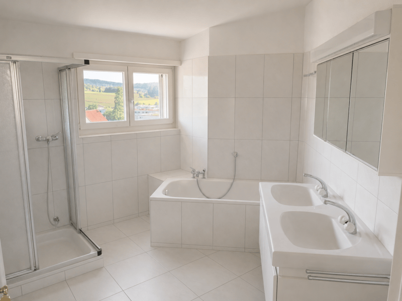 Idyllically located 6.5-room single-family house with a wonderful view of the greenery and good transport links (5)