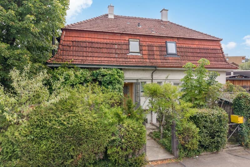 Casa a doppia famiglia con un grande giardino paradisiaco idilliaco in città - La tua nuova casa (2)