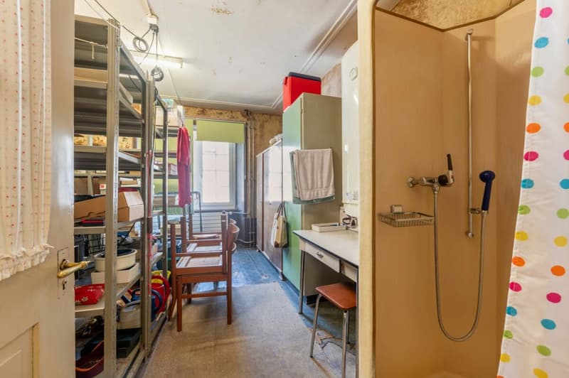 Casa storica del centro storico con ampi spazi abitativi e spazio commerciale/vendita al piano terra (12)