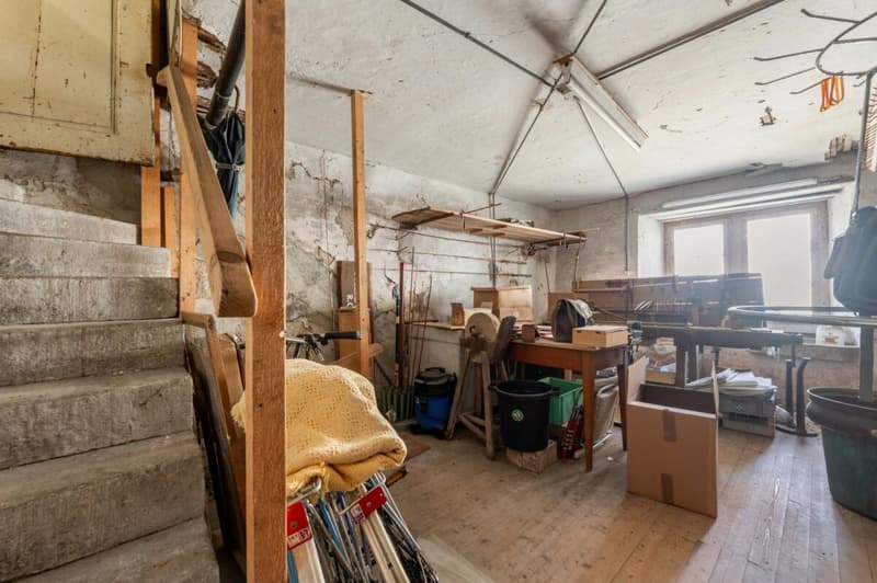 Casa storica del centro storico con ampi spazi abitativi e spazio commerciale/vendita al piano terra (8)
