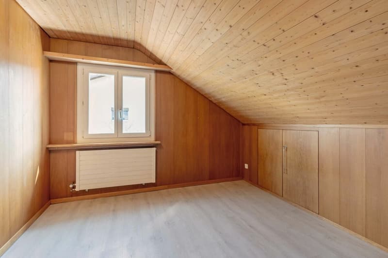 Freistehendes 5.0-Zimmer-Einfamilienhaus mit sanierter Gebäudehülle und Photovoltaikanlage (10)