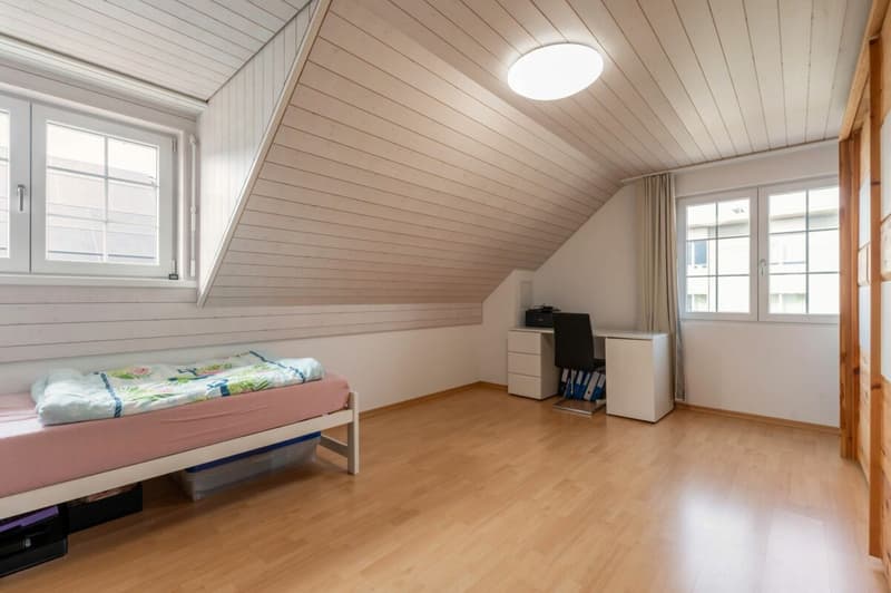 Gehobenes 5.5-Zimmer-Einfamilienhaus an ruhiger, begehrter Wohnlage! (13)