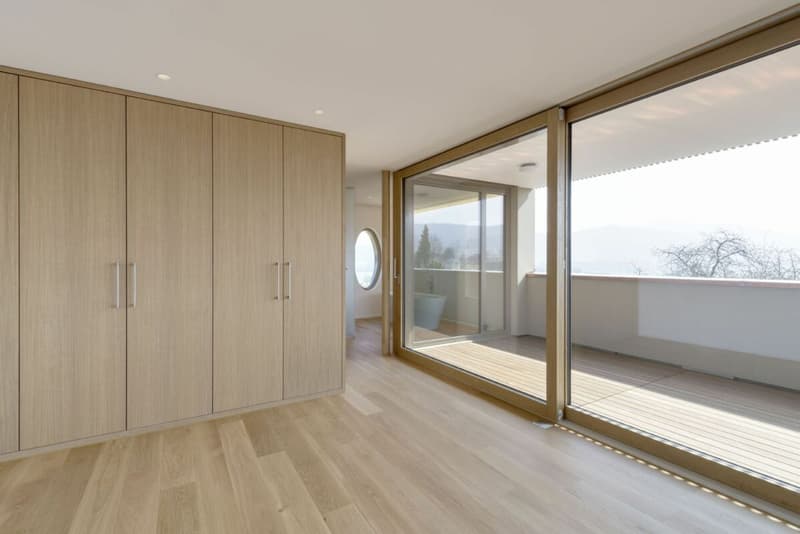 Architektonisches Unikat mit Pool, Liftanlage, vielseitigem Garten und sechs Autoabstellplätzen (8)