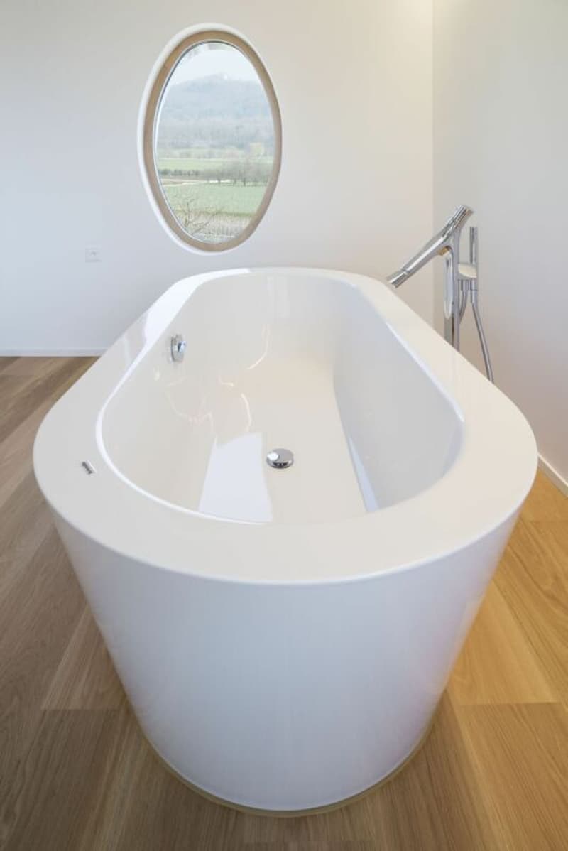 Architektonisches Unikat mit Pool, Liftanlage, vielseitigem Garten und sechs Autoabstellplätzen (10)