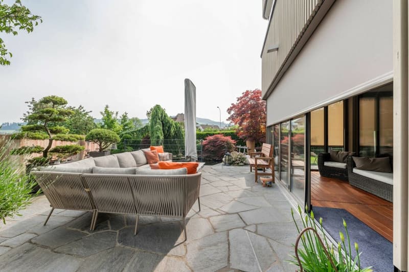 Architektonisches Unikat mit Pool, Liftanlage, vielseitigem Garten und sechs Autoabstellplätzen (13)