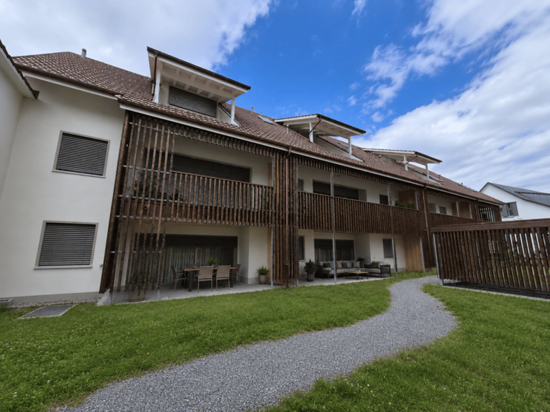 Grosszügige, moderne 3.5-Zimmer-Gartenwohnung zu vermieten (2)