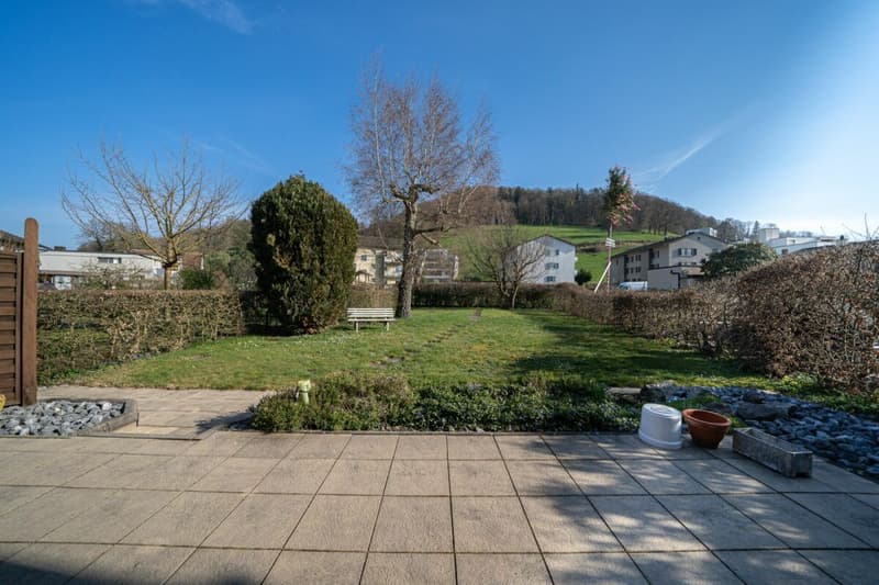 Jolie maison mitoyenne avec jardin spacieux (3)