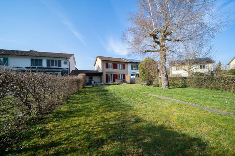 Jolie maison mitoyenne avec jardin spacieux (2)