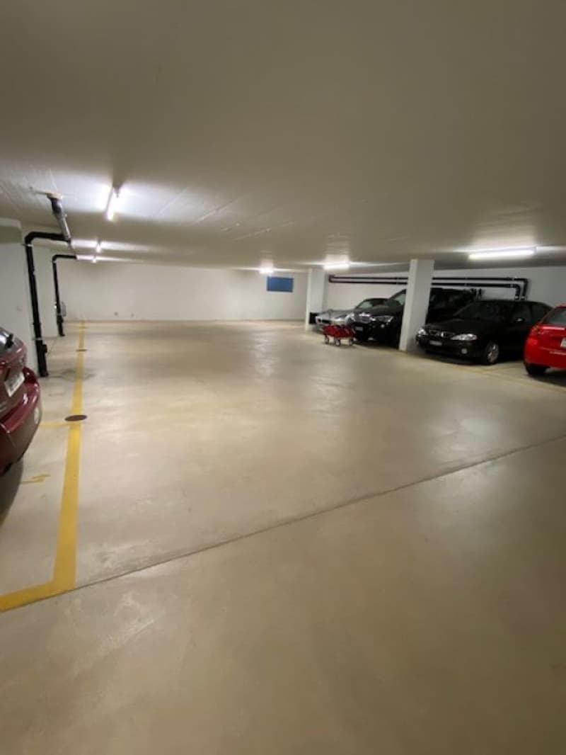 Posto auto in parcheggio sotterraneo a Baden (1)