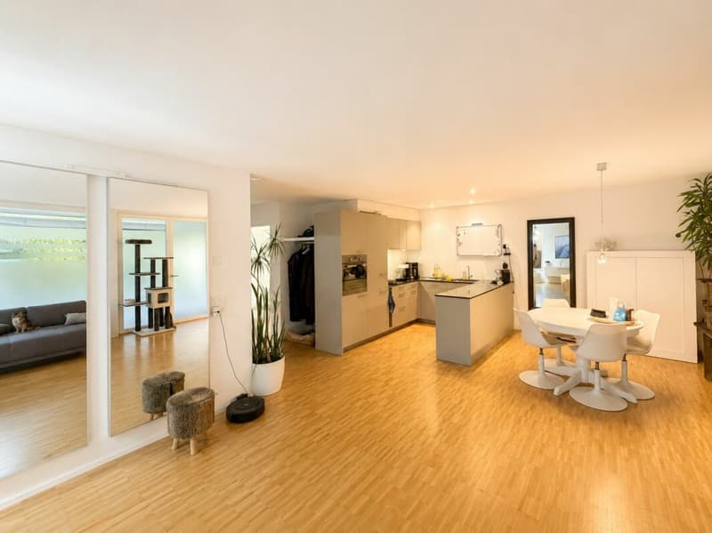 Appartement avec jardin et place assise (4)
