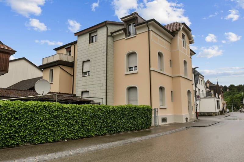 Renovation-requiring multi-family house with various usage possibilities (1)