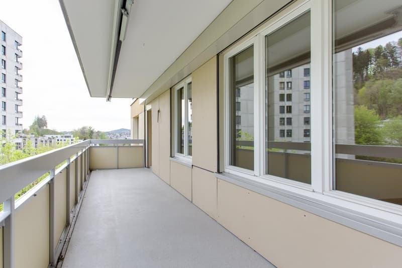 2200.02.4002_Balkon1.JPG