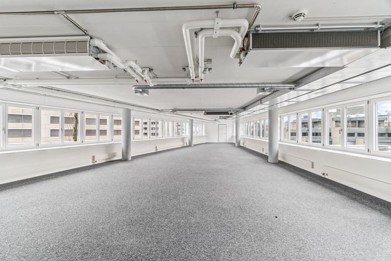Espace de bureau à son propre étage (6)