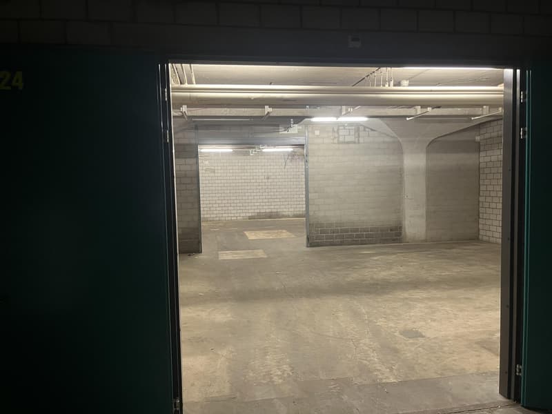 3100 m² di magazzino con 2 ascensori per merci (7)