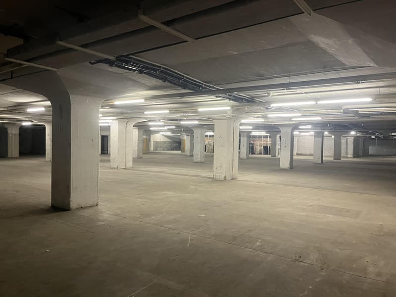 3100 m² di magazzino con 2 ascensori per merci (5)
