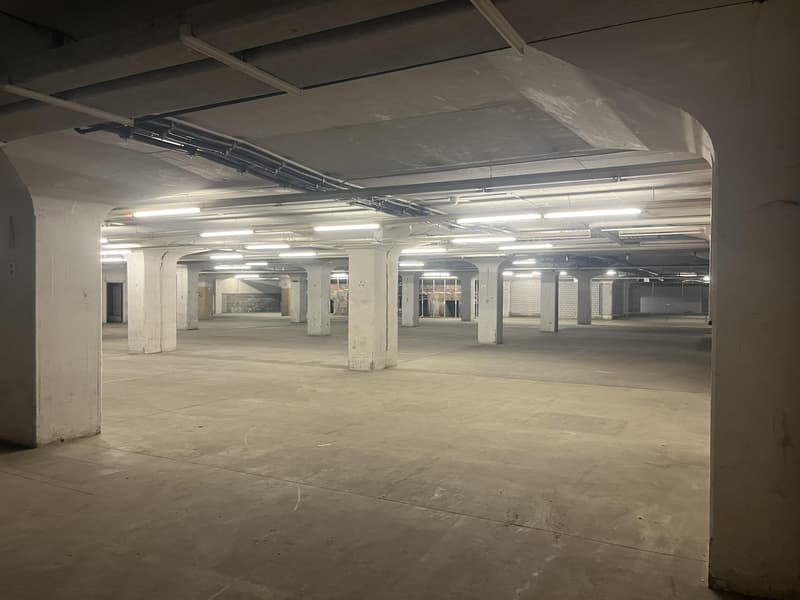 3100 m² di magazzino con 2 ascensori per merci (2)