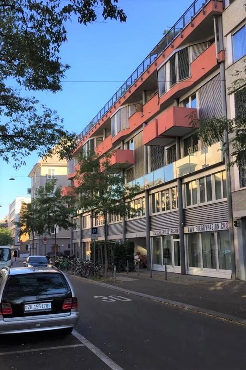 Gemütliche Wohnung im 5. OG in ruhiger Lage (2)